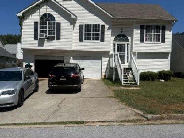 1582 Isleworth Circle, Atlanta, GA 30349