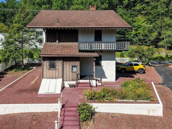 900 MORGANTOWN ROAD, READING, PA 19607