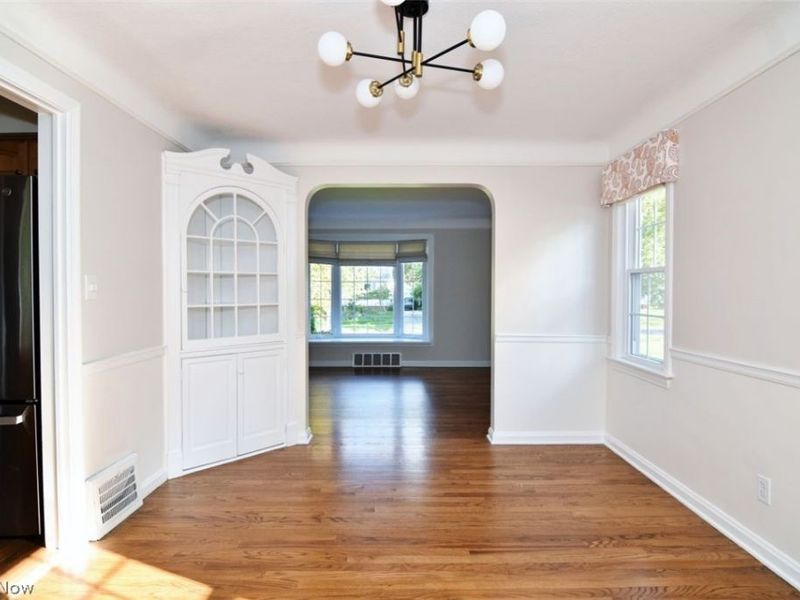 5284 Edenhurst Road, Lyndhurst, OH 44124 Photo 11