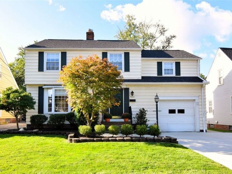 5284 Edenhurst Road, Lyndhurst, OH 44124 Photo 2