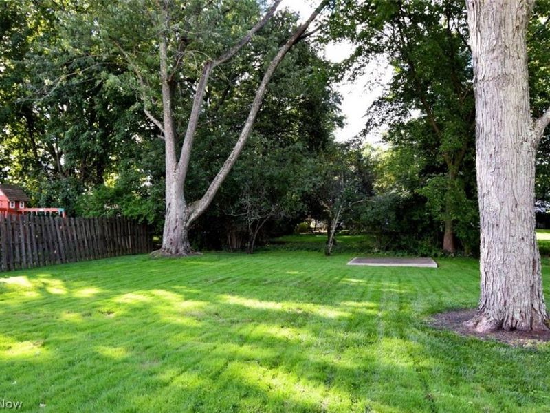 5284 Edenhurst Road, Lyndhurst, OH 44124 Photo 46