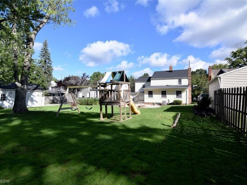 5284 Edenhurst Road, Lyndhurst, OH 44124 Photo 48