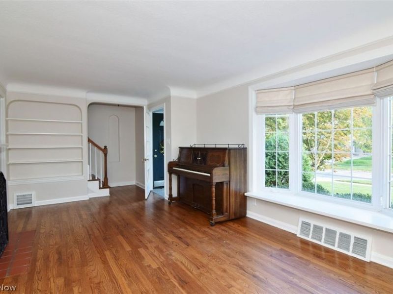 5284 Edenhurst Road, Lyndhurst, OH 44124 Photo 7