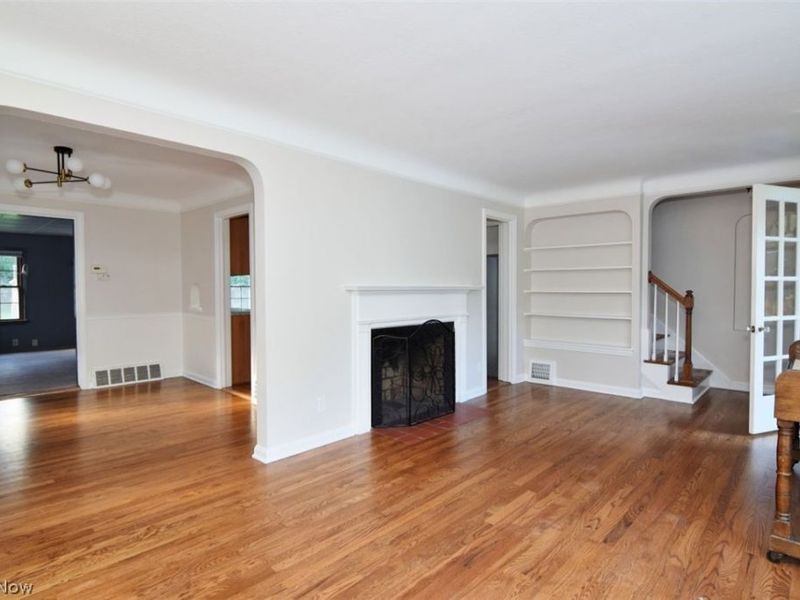 5284 Edenhurst Road, Lyndhurst, OH 44124 Photo 9