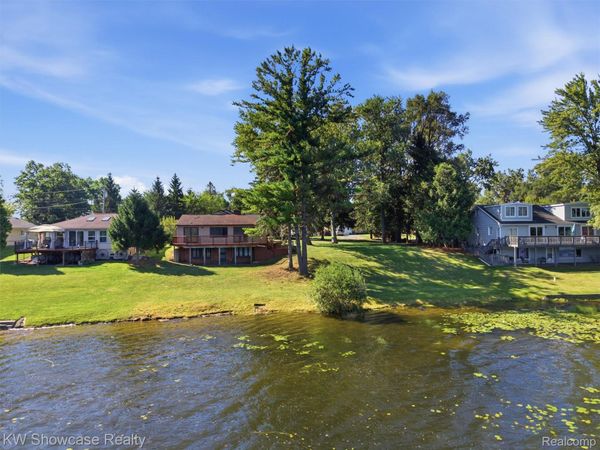 1675 Highland Park Drive , Highland Township, Mi 48356