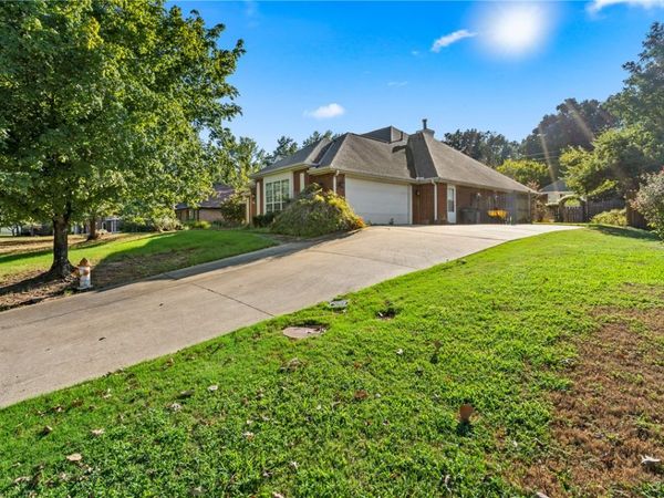 1631 N Arthurs Court, Fayetteville, AR 72701