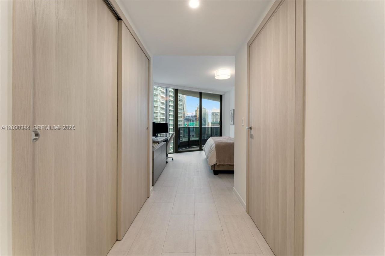 1000 Brickell Plz , Unit 2401, Miami, FL 33131 Photo