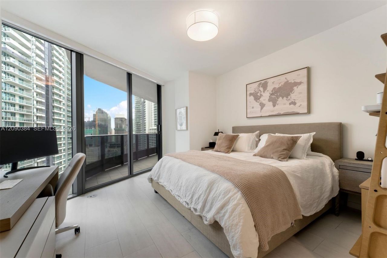 1000 Brickell Plz , Unit 2401, Miami, FL 33131 Photo