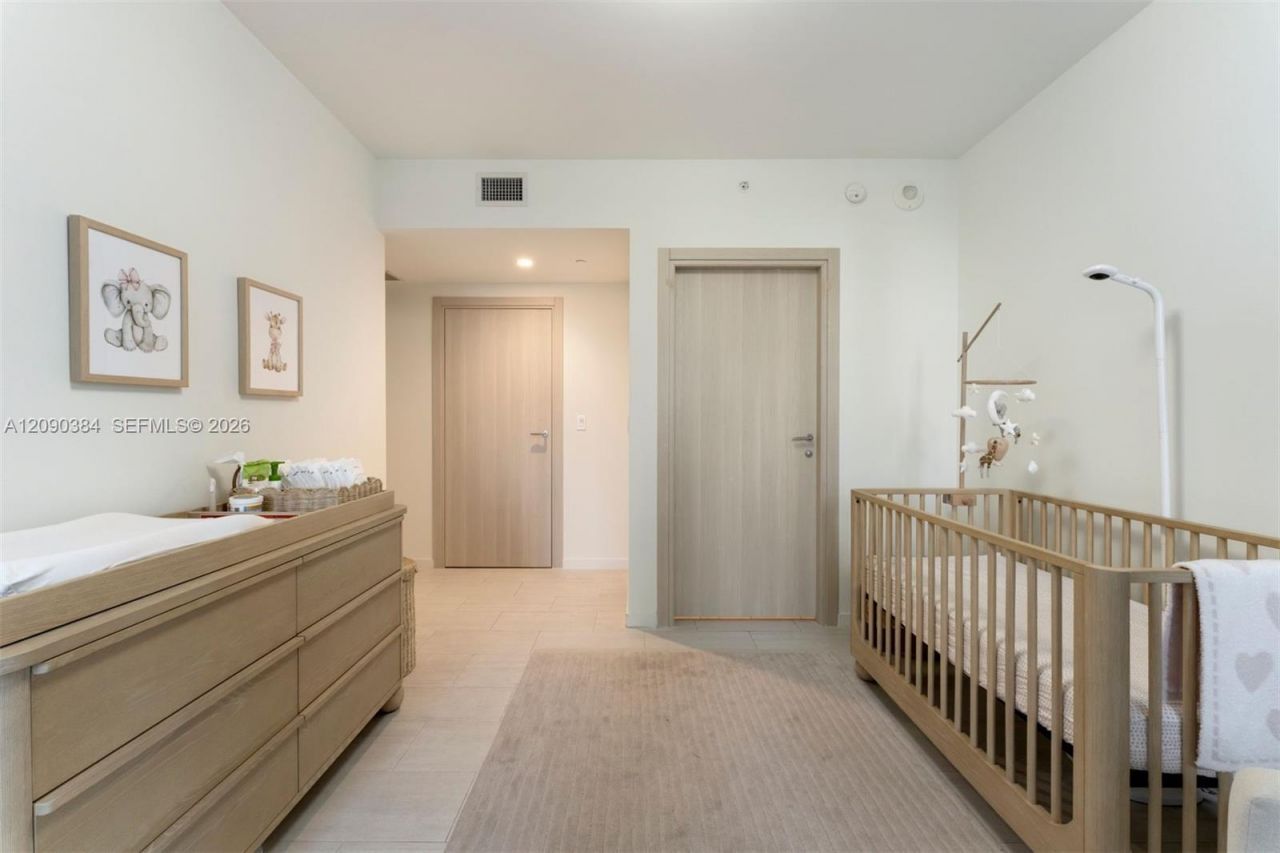 1000 Brickell Plz , Unit 2401, Miami, FL 33131 Photo