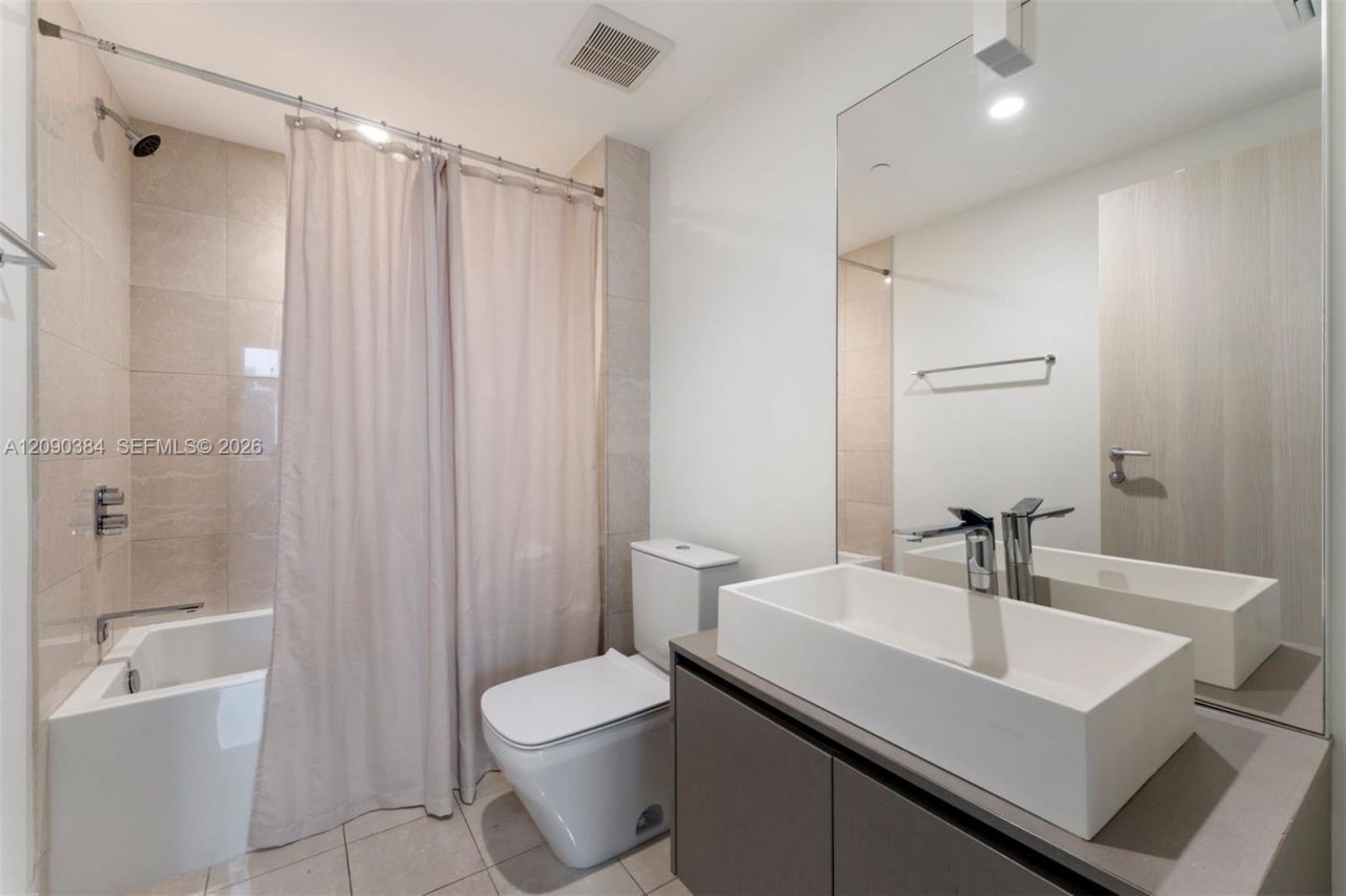 1000 Brickell Plz , Unit 2401, Miami, FL 33131 Photo