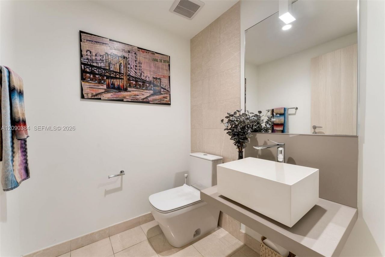 1000 Brickell Plz , Unit 2401, Miami, FL 33131 Photo
