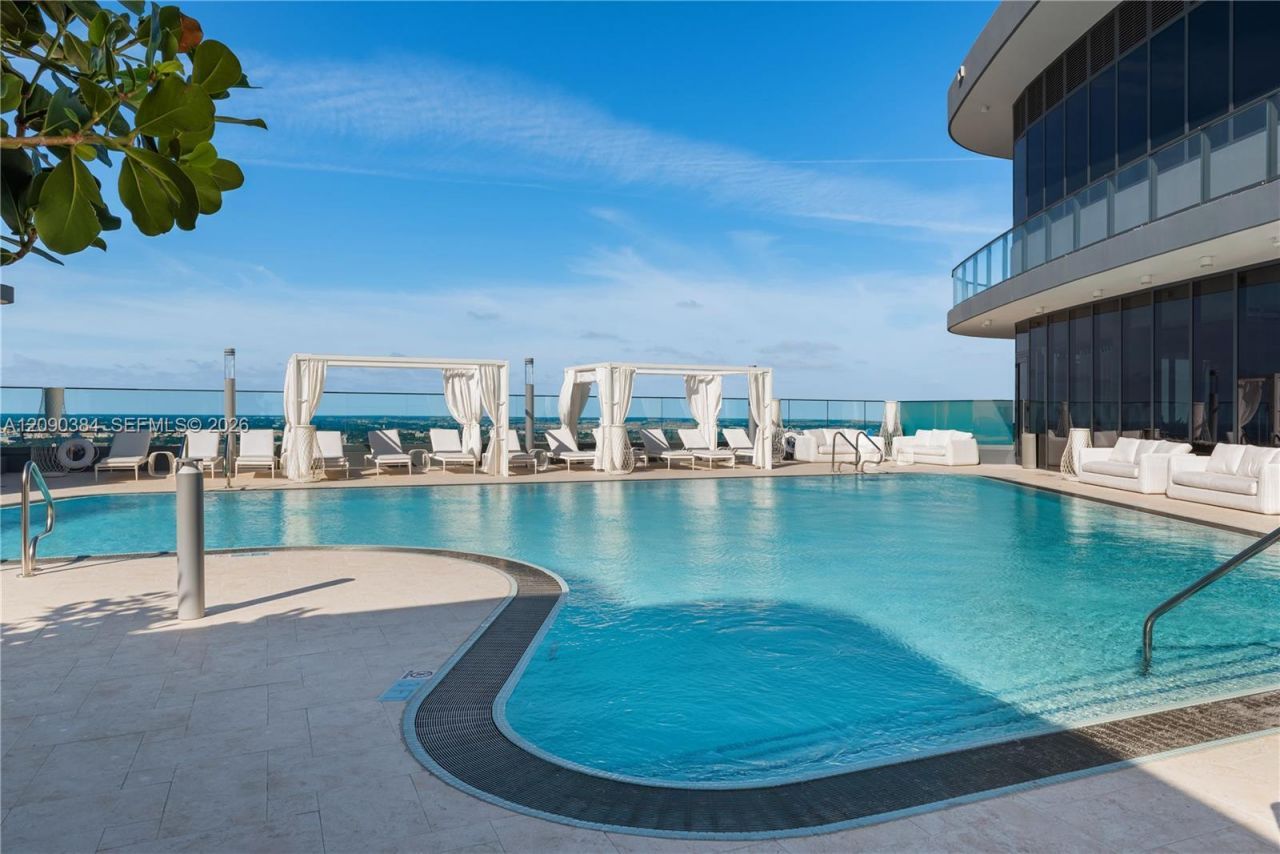 1000 Brickell Plz , Unit 2401, Miami, FL 33131 Photo