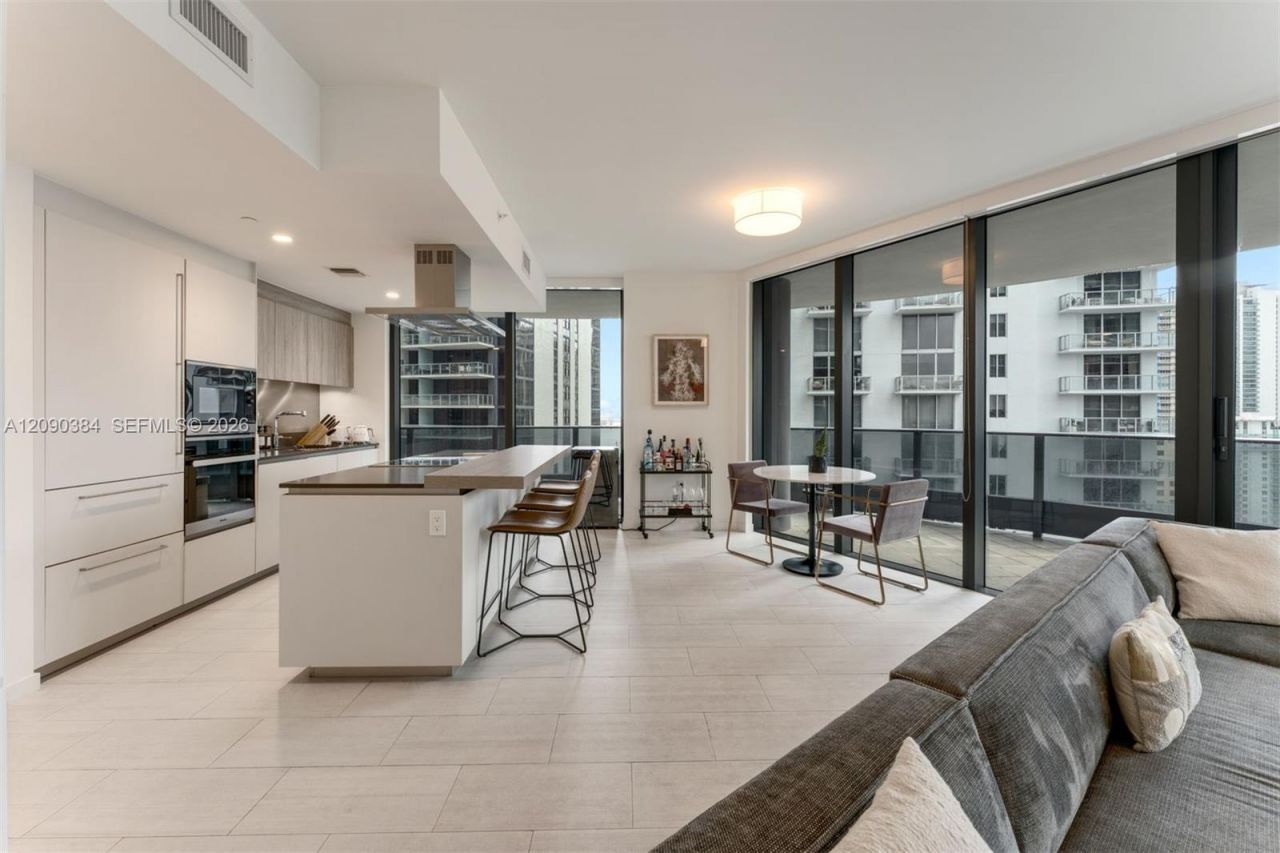 1000 Brickell Plz , Unit 2401, Miami, FL 33131 Photo