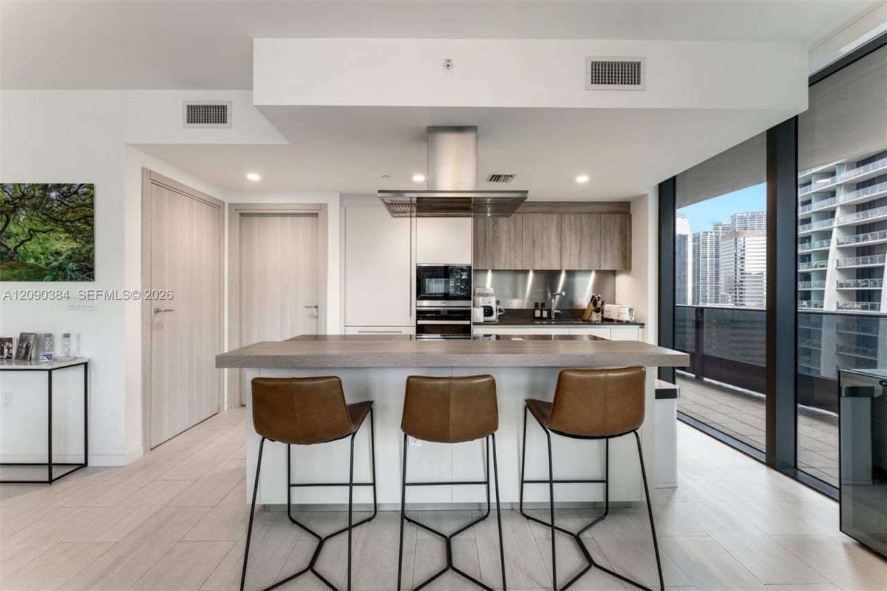 1000 Brickell Plz , Unit 2401, Miami, FL 33131 Photo