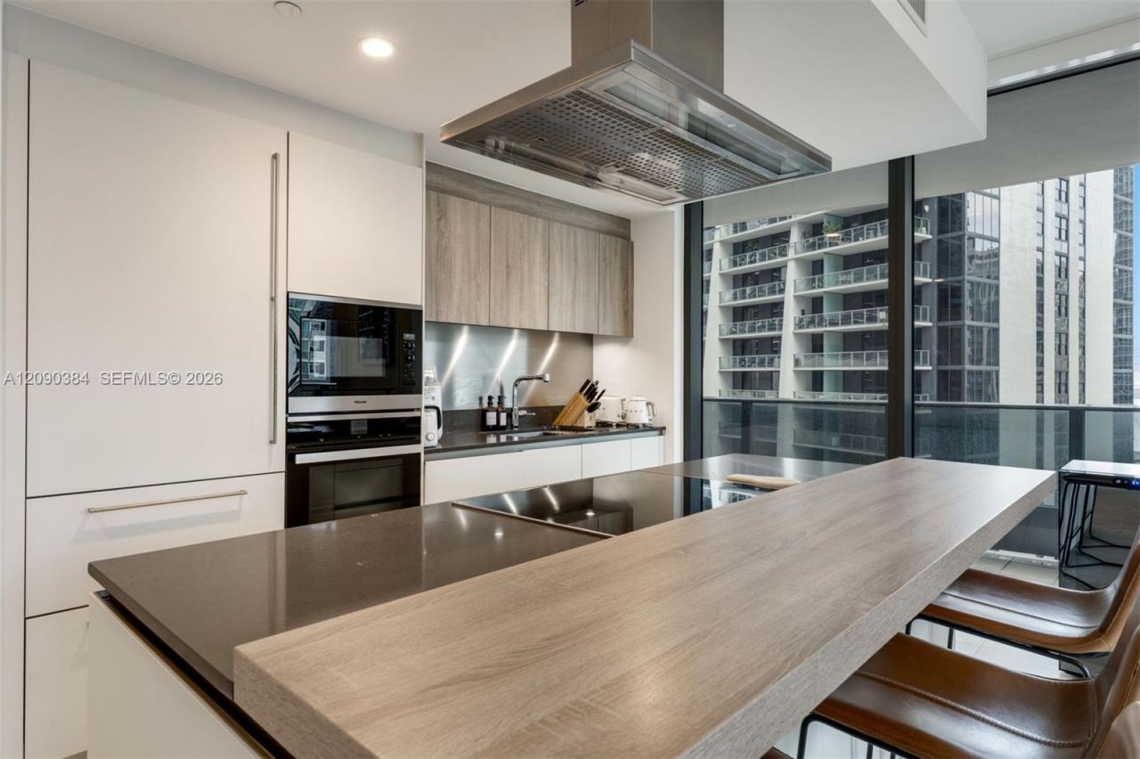 1000 Brickell Plz , Unit 2401, Miami, FL 33131 Photo