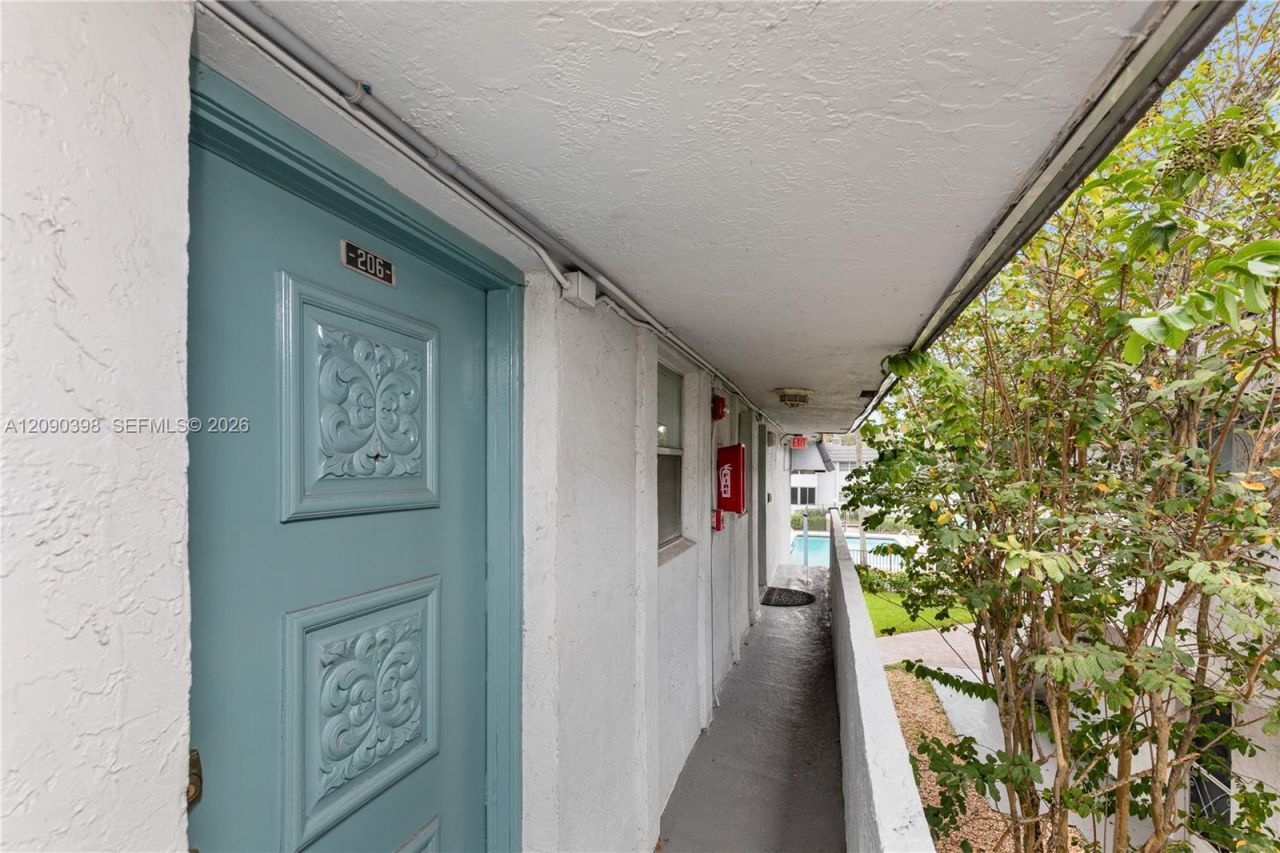8400 W Sample Rd , Unit 206, Coral Springs, FL 33065 Photo