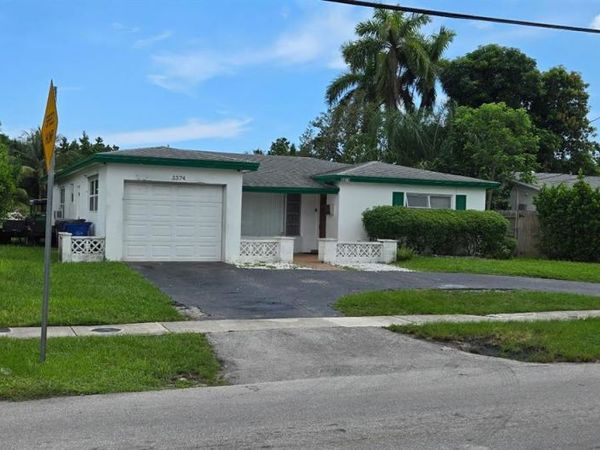 3374 NW 33rd Ave, Lauderdale Lakes, FL 33309