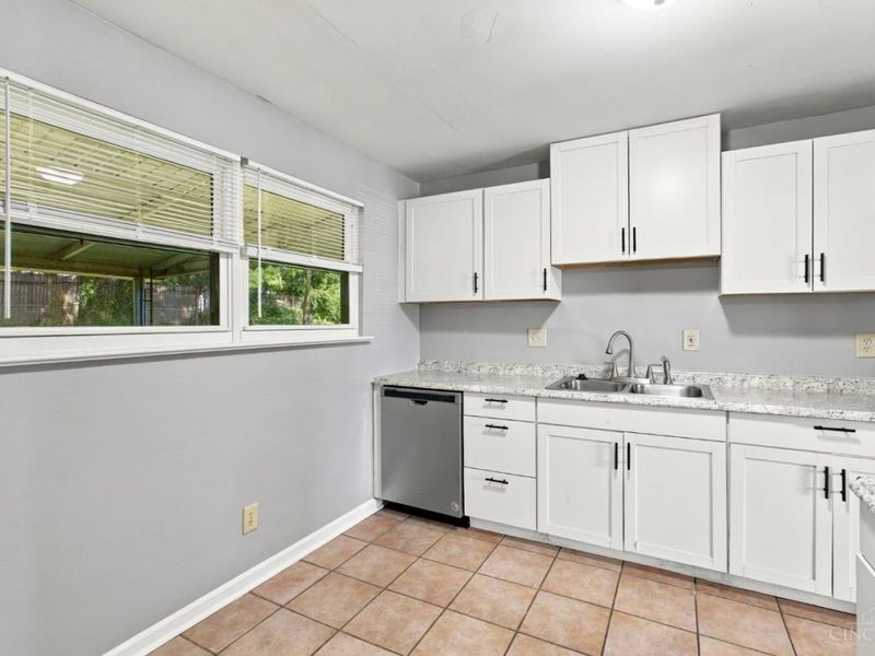 11559 Fremantle Drive, Forest Park, OH 45240 Photo 15