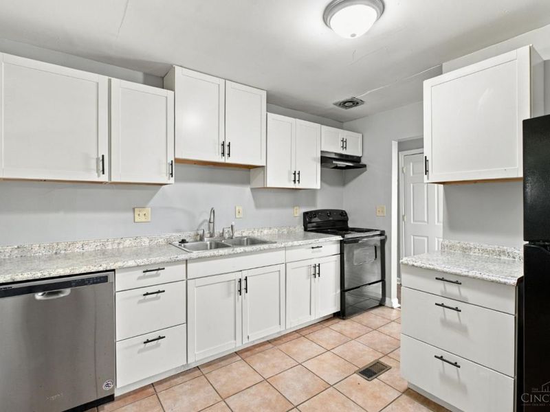 11559 Fremantle Drive, Forest Park, OH 45240 Photo 17