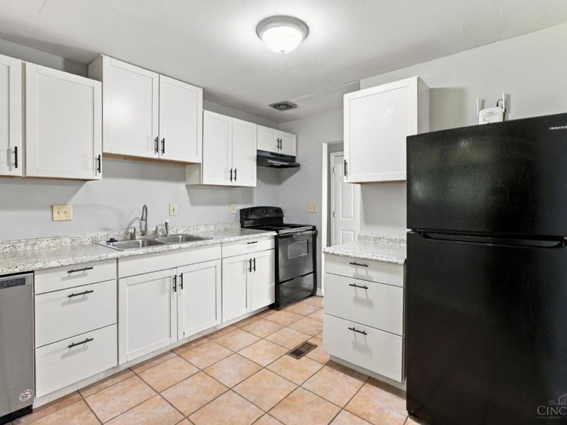 11559 Fremantle Drive, Forest Park, OH 45240 Photo 18
