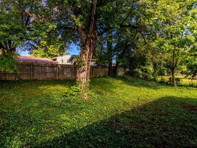 11559 Fremantle Drive, Forest Park, OH 45240 Photo 32