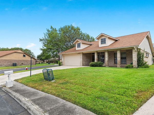 3801 HUNTERS GLN, Schertz, TX 78108