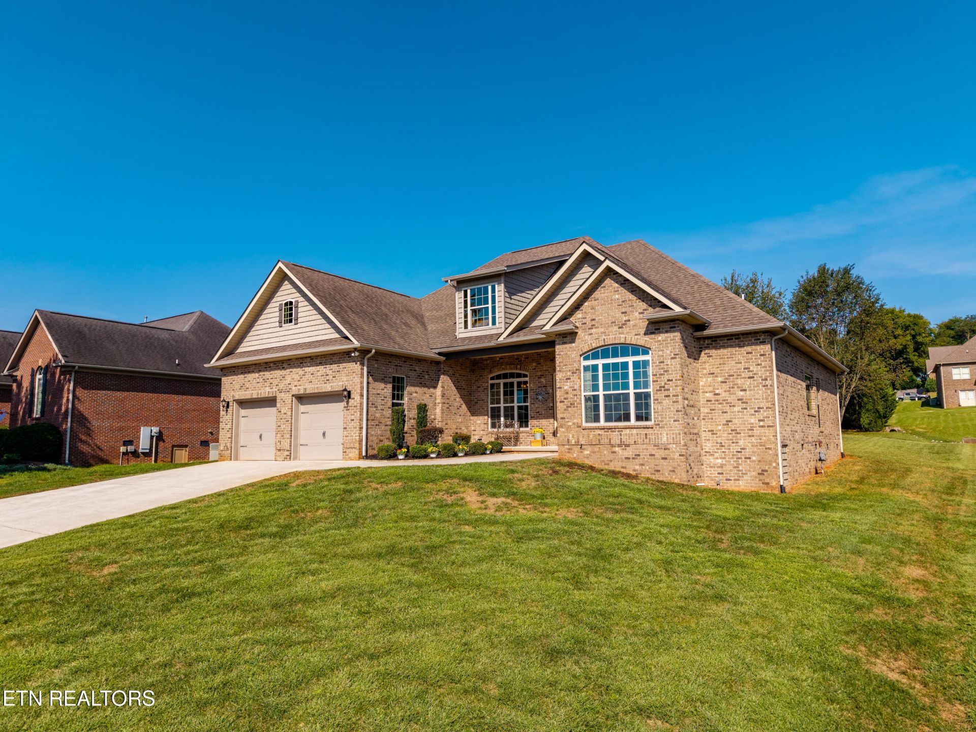 300 Kennesaw Lane, Lenoir City, TN 37771 Main Photo