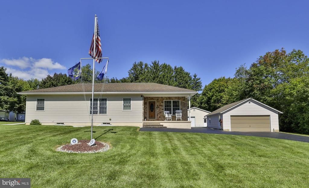 4325 LEVANS ROAD , OREFIELD, PA 18069