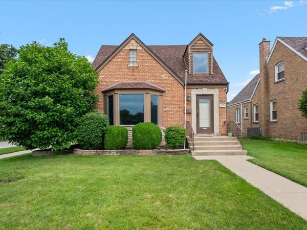 7259 N Odell Avenue, Chicago, IL 60631