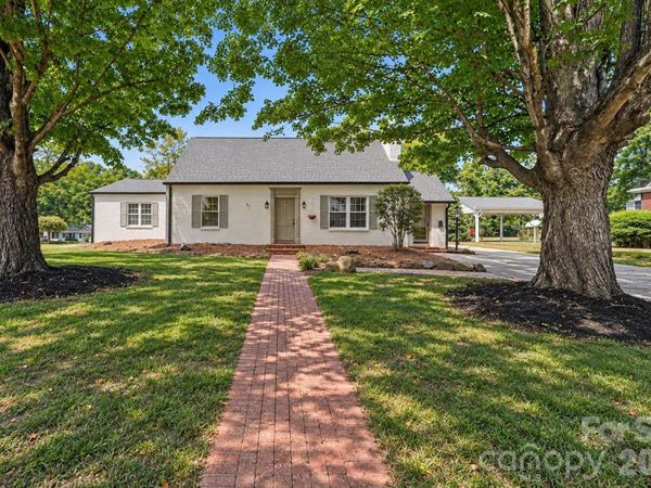 433 N Main Street, Mocksville, NC 27028