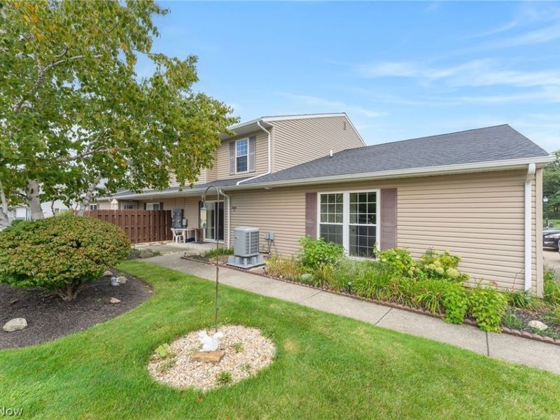 6864 Beacon Drive, Unit D, Mentor, OH 44060 Photo 16