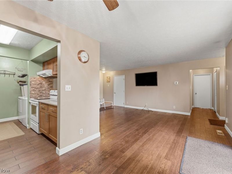 6864 Beacon Drive, Unit D, Mentor, OH 44060 Photo 5