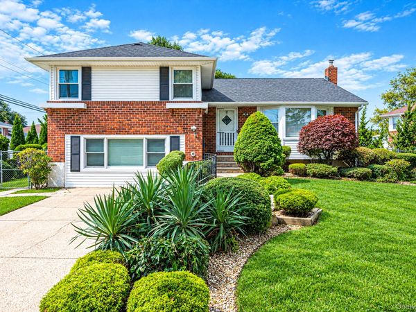 3 Rosewood Drive, Massapequa, NY 11758