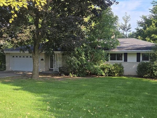 21670 Clarion LANE, Waukesha, WI 53186