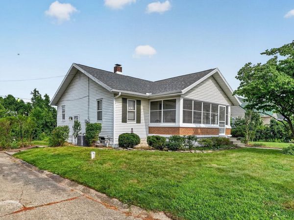 54571 Maple Lane Avenue, South Bend, IN 46635