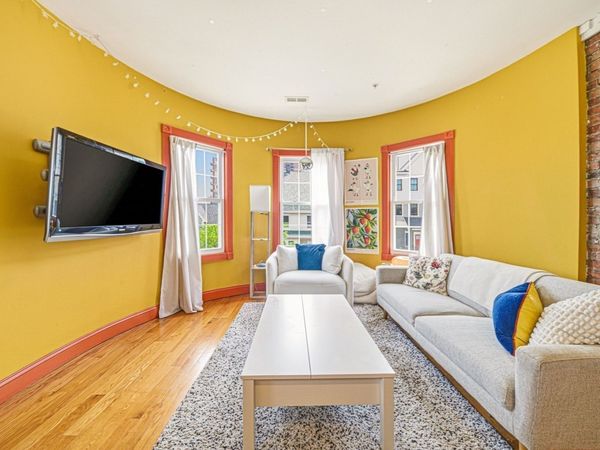 12-14 Everett St, Unit 202, Boston, MA 02134