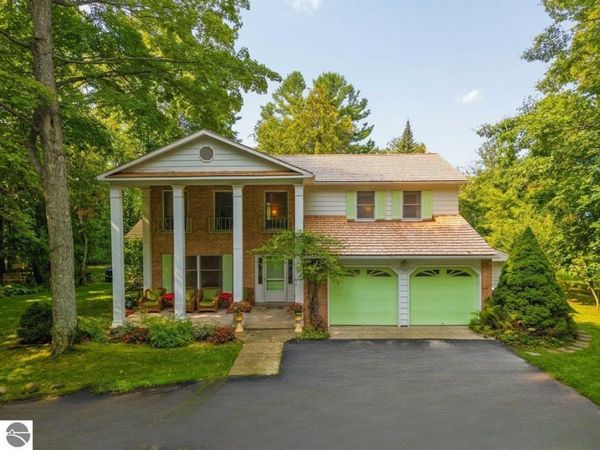 5658 Torch Lake Drive SE, Bellaire, MI 49615