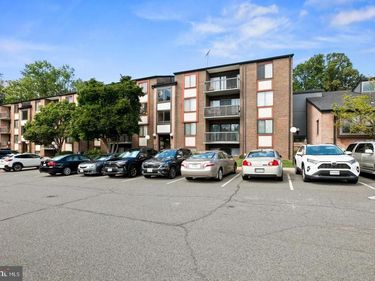 9728 KINGSBRIDGE DRIVE , Unit 302, FAIRFAX, VA 22031