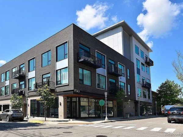 750 Forest Avenue , Unit 304, Birmingham, Mi 48009