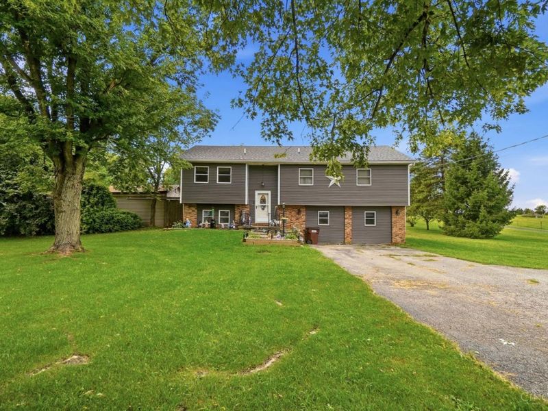 1733 Newlove Road, South Charleston, OH 45368 Photo 3