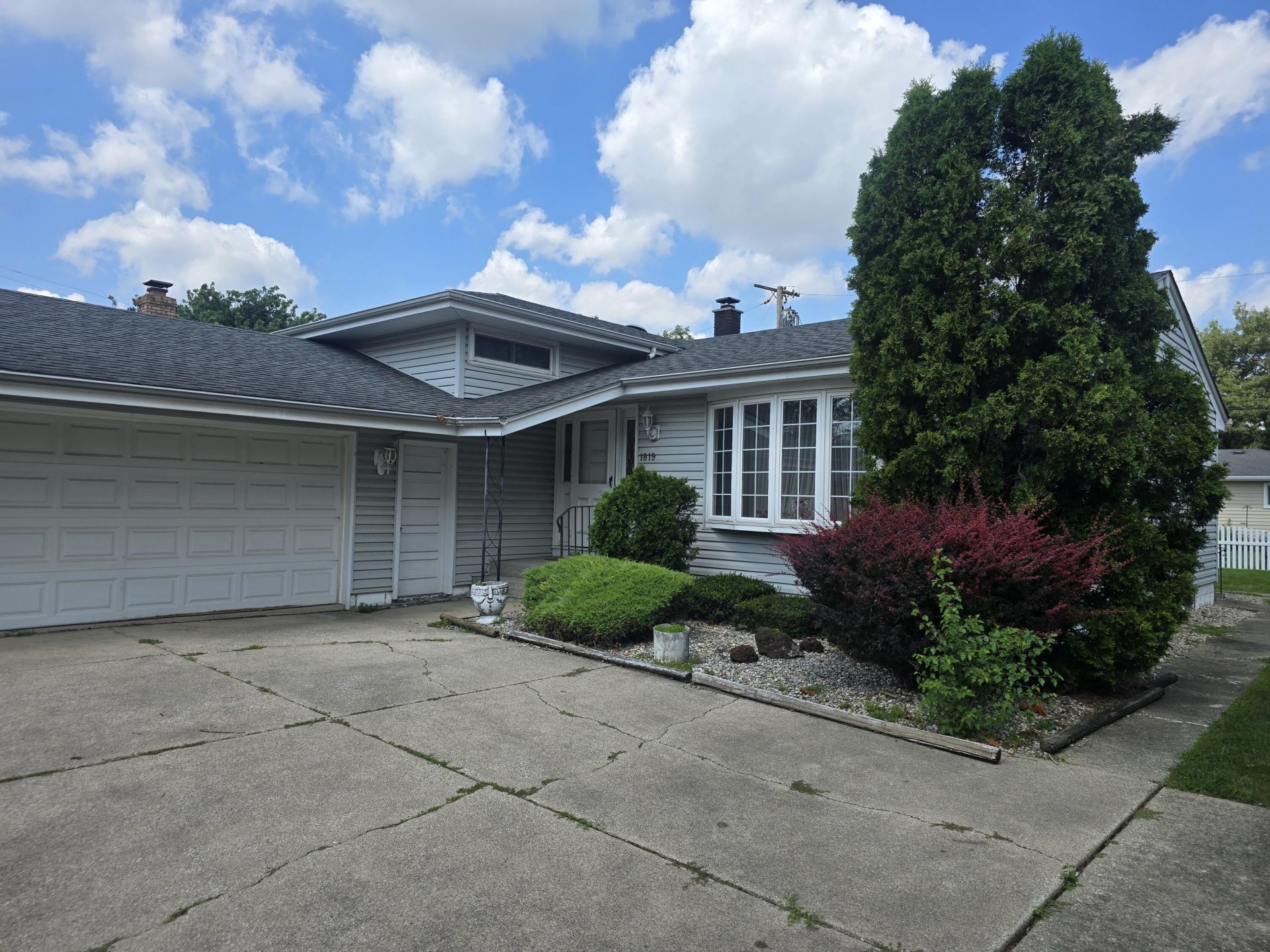 1819 Azalea Drive , Munster, IN 46321 Main Photo