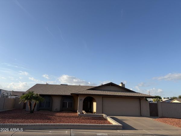 5831 W MURIEL Drive, Glendale, AZ 85308