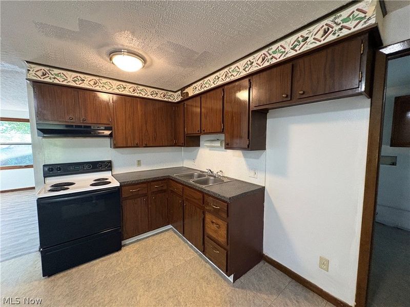9708 Kennett Square NE, Bolivar, OH 44612 Photo 10