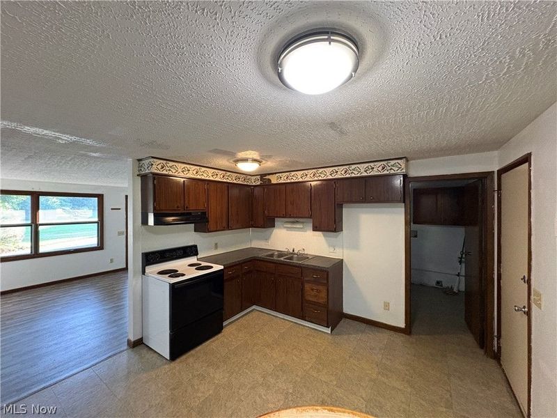 9708 Kennett Square NE, Bolivar, OH 44612 Photo 9