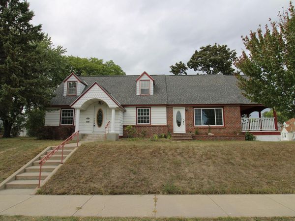 404 5th Street S, Sauk Centre, MN 56378