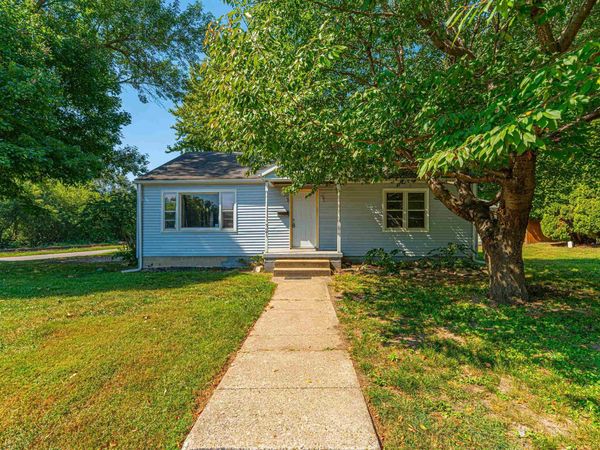 721 S STATE Street, Lincoln, IL 62656