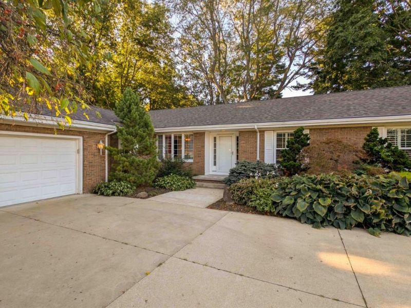 2010 Hull Road, Sandusky, OH 44870 Photo 2
