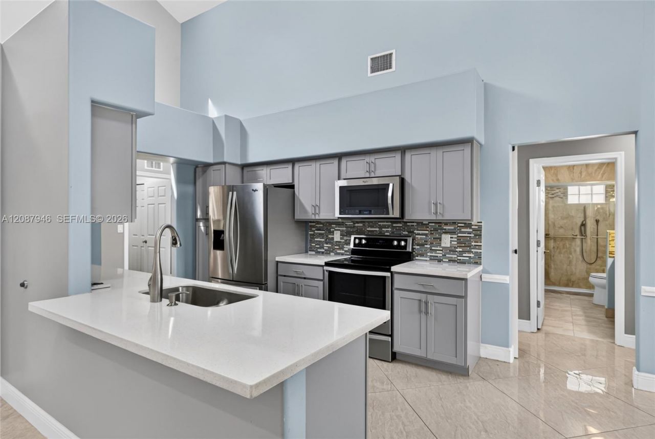 20141 NW 10th St, Pembroke Pines, FL 33029 Photo