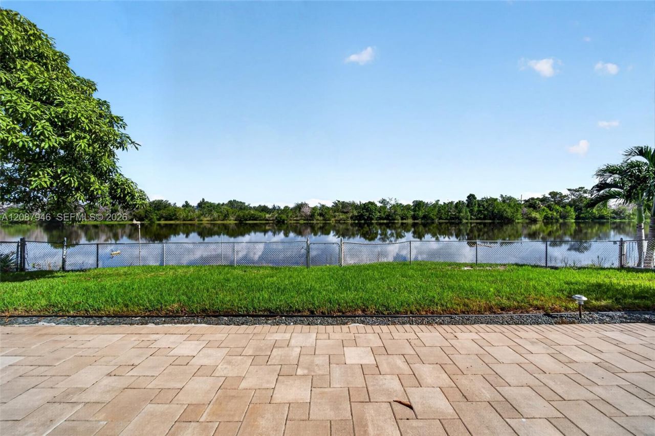 20141 NW 10th St, Pembroke Pines, FL 33029 Photo
