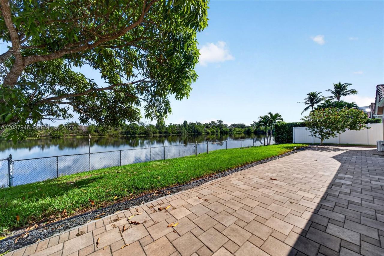 20141 NW 10th St, Pembroke Pines, FL 33029 Photo
